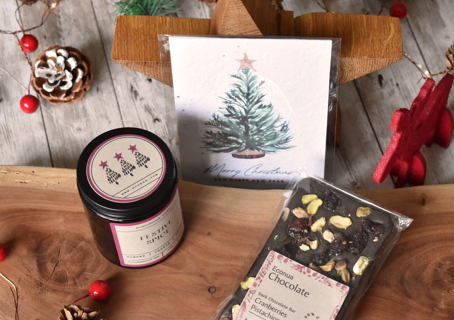 GIFT SET - "Christmas Delight" - Festive Amber Jar Candle, Vegan Dark Chocolate Bar and Christmas Seed Paper Card