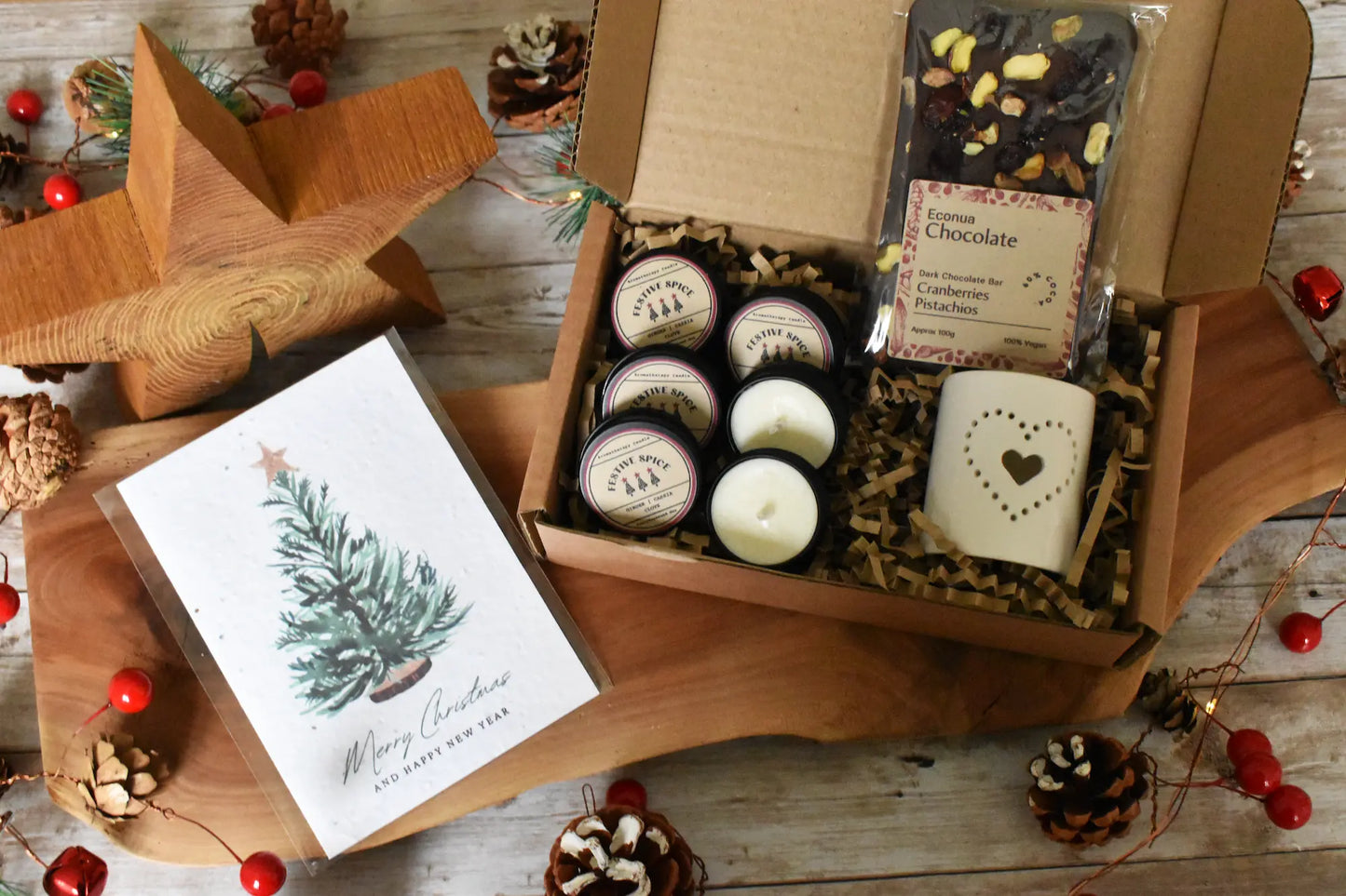 FESTIVE SPICE  MailGlow Gift Box with 6 Tealights , Dark Chocolate Bar and Seed Paper Christmas Card Econua