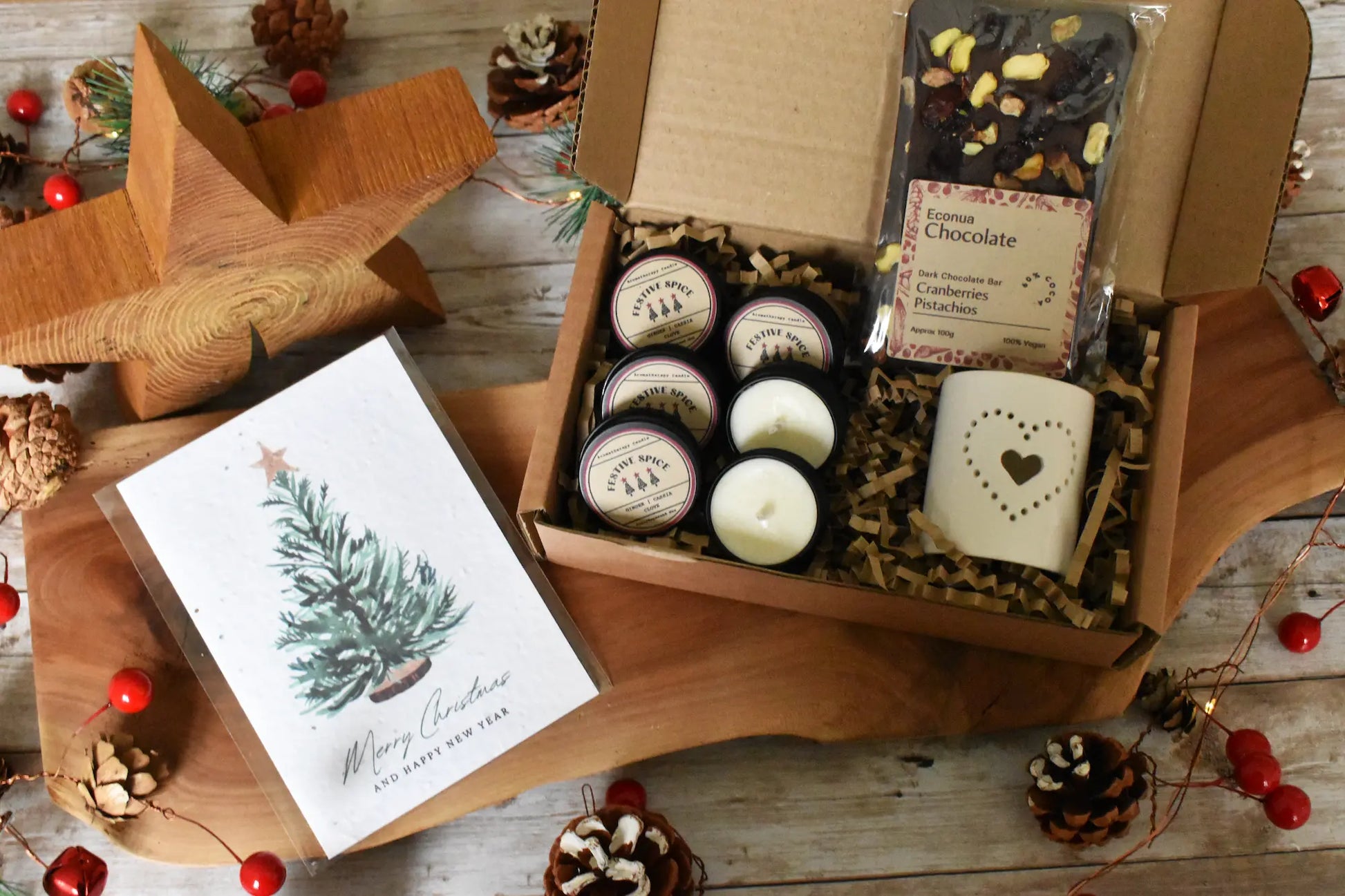 FESTIVE SPICE  MailGlow Gift Box with 6 Tealights , Dark Chocolate Bar and Seed Paper Christmas Card Econua