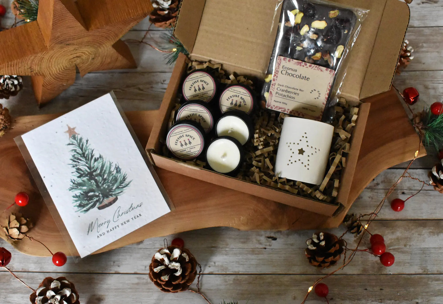 FESTIVE SPICE  MailGlow Gift Box with 6 Tealights , Dark Chocolate Bar and Seed Paper Christmas Card Econua